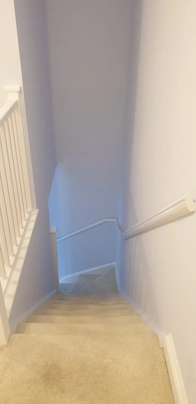 Светлые голубые стены Blueberry White Dulux
