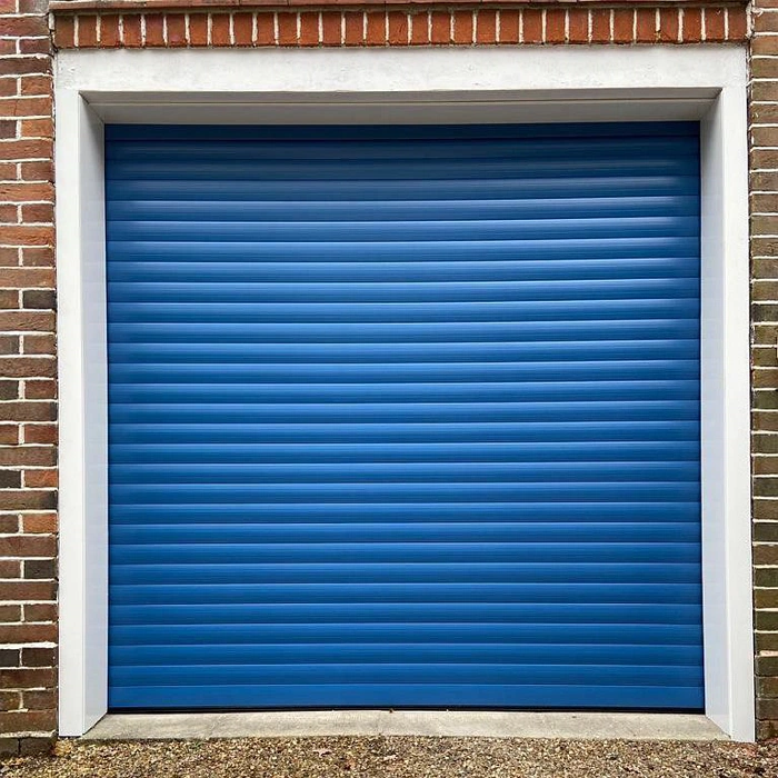 Brillant blue RAL 5007 на гаражных воротах
