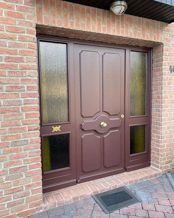 Chocolate brown RAL 8017 входная дверь