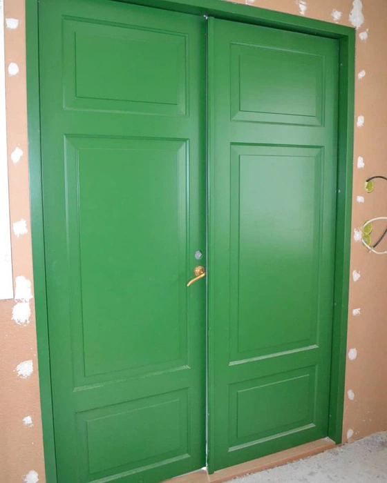 Emerald green RAL 6001 двухстворчатая дверь