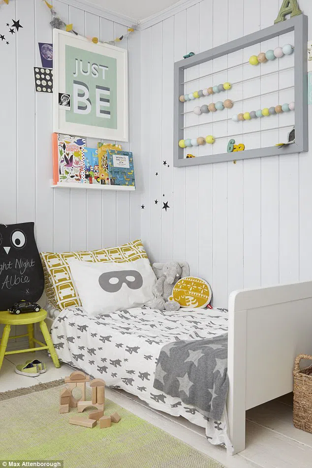 Детская комната с светлыми серыми стенами Gauze 106