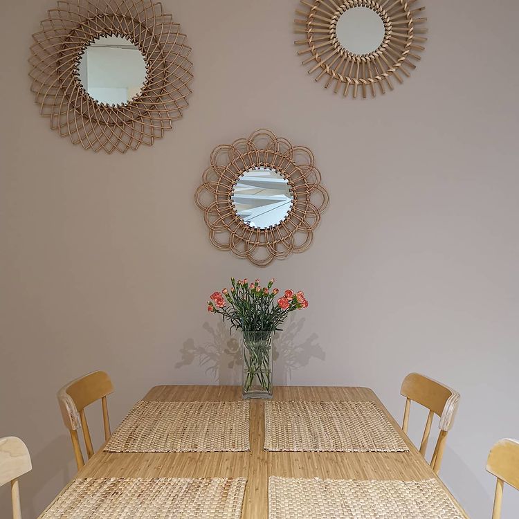 Интерьер в стиле бохо со стенами цвета X463 Песчаник