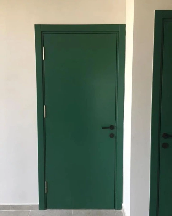 Зеленая межкомнатная дверь RAL 6028 