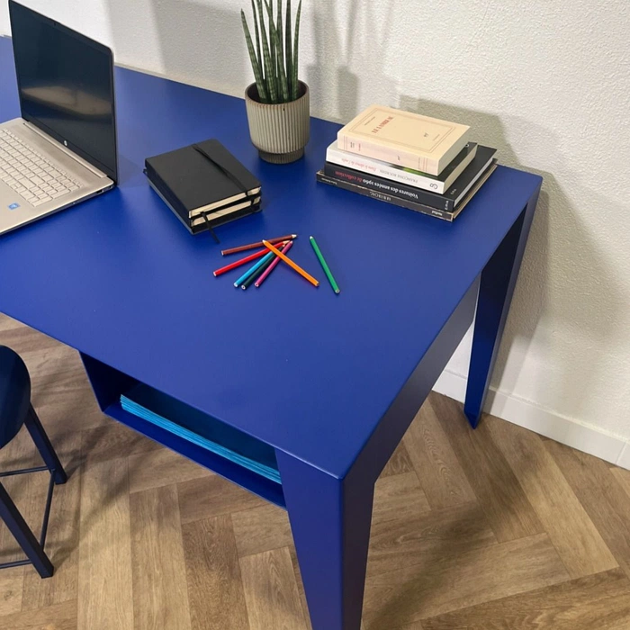RAL 5002 синий металлический стол