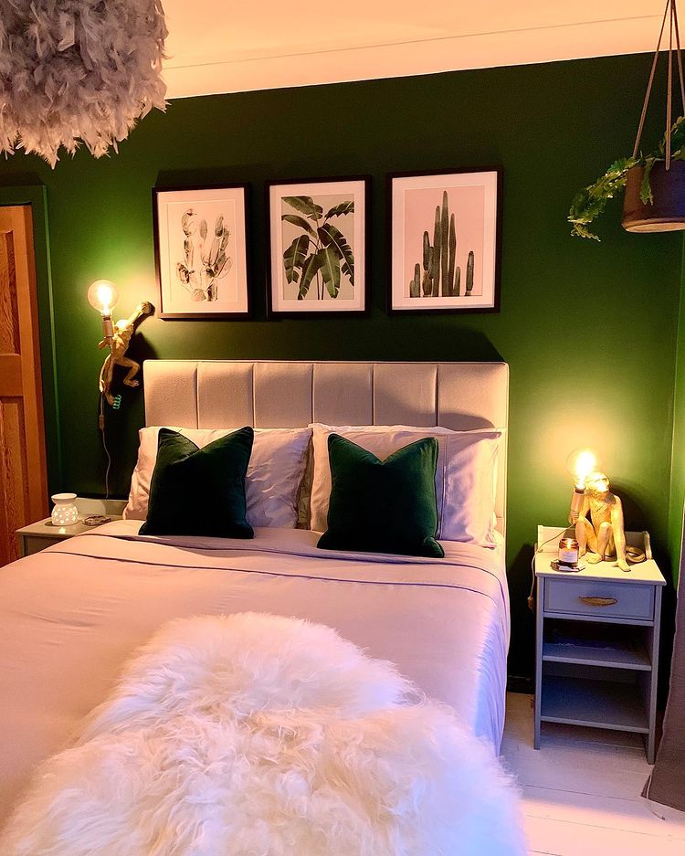 Зеленые стены в спальне Dulux Woodland Fern 1 90GY 09/187