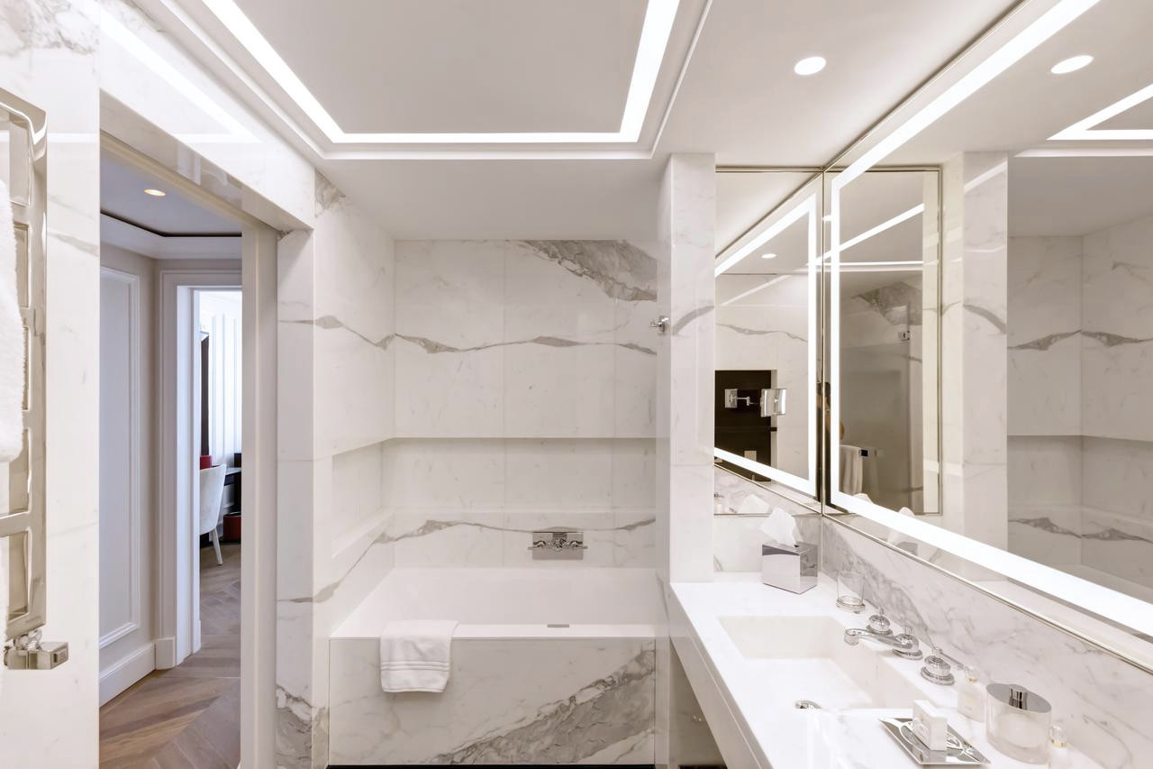 Ванная комната в Hotel de Paris в Монте-Карло