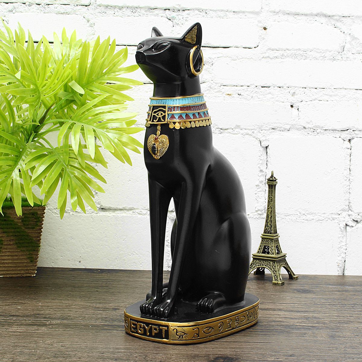 Статуэтка черной кошки в египетском стиле